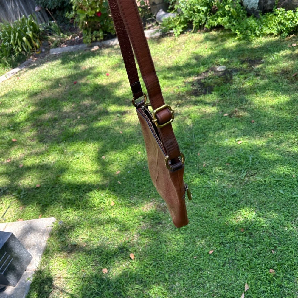Fossil Tan Leather Crossbody Bag - Picture 6 of 8